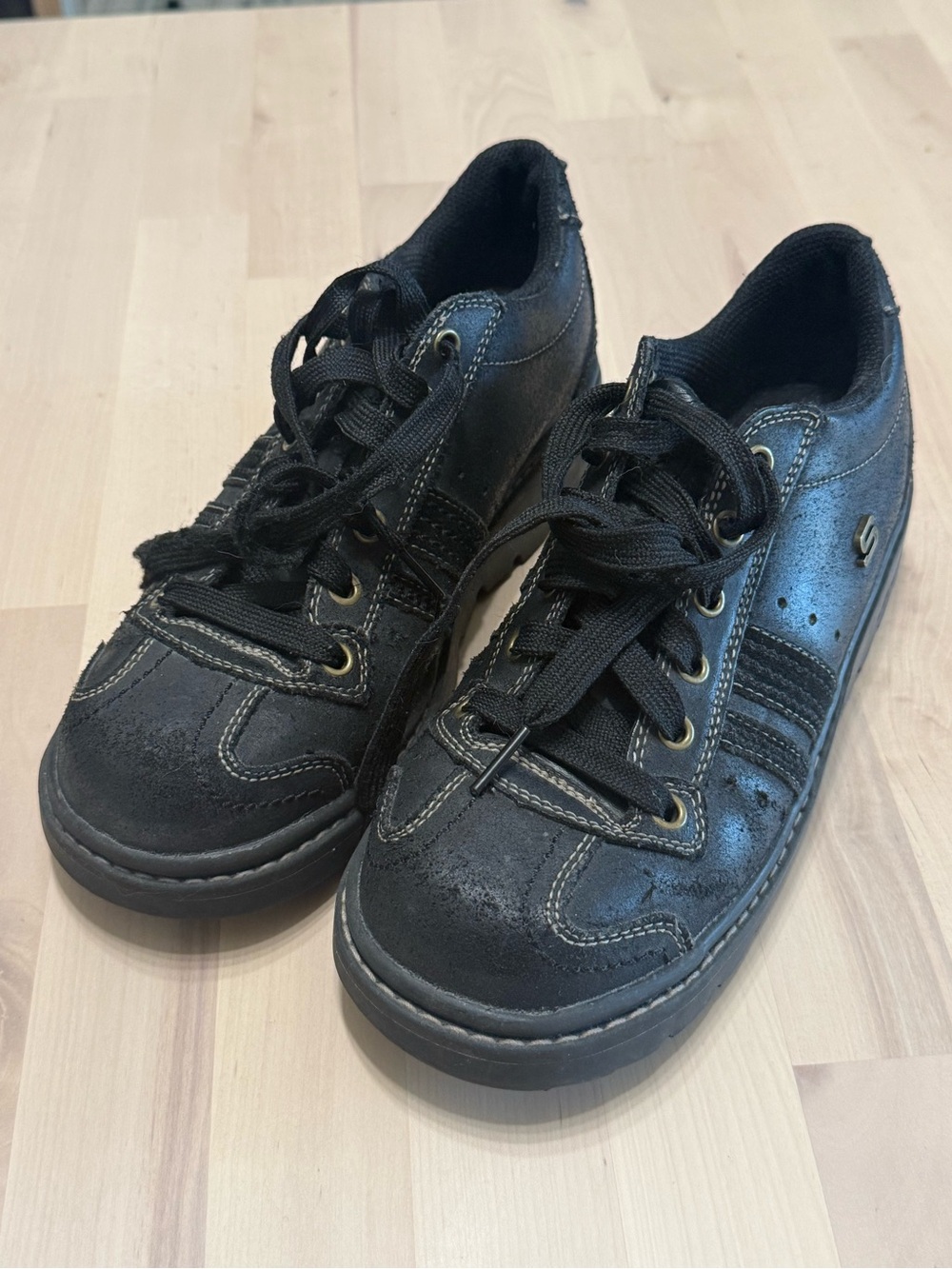 Vintage Y2K Skechers Tredd
Jammers Black Lace Up Sneakers 8